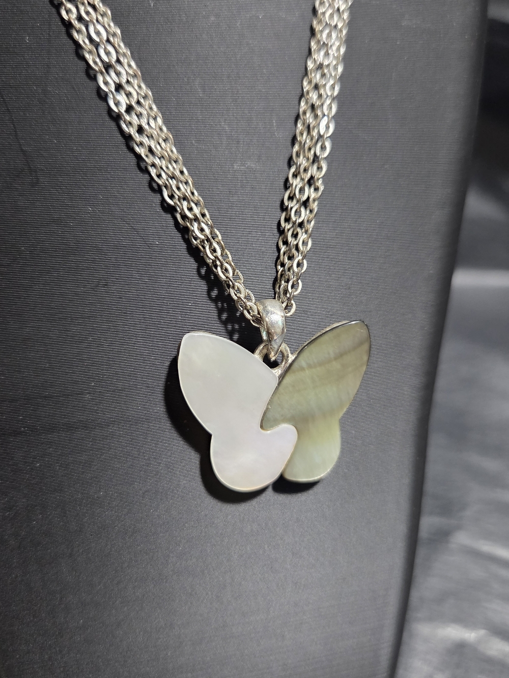 Silver Butterfly Pendant Necklace With Butterfly White Bracelet - Picture 2 of 4